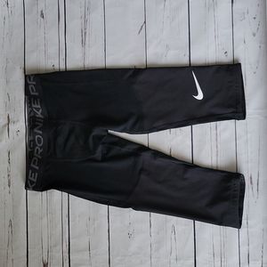 Nike Pro Tight Fit